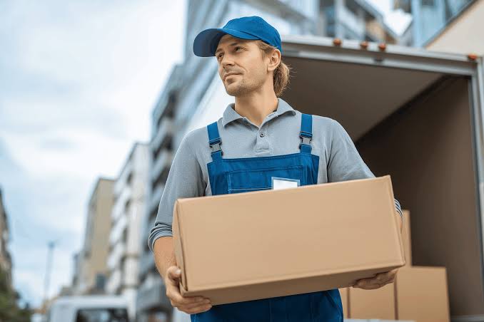 Moving route planning and transport arrangements for a household relocation